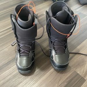 Mens Thirty two brand snowboard boots